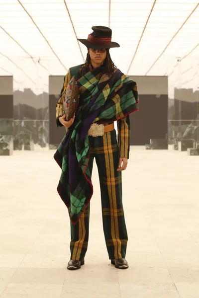 Look 63